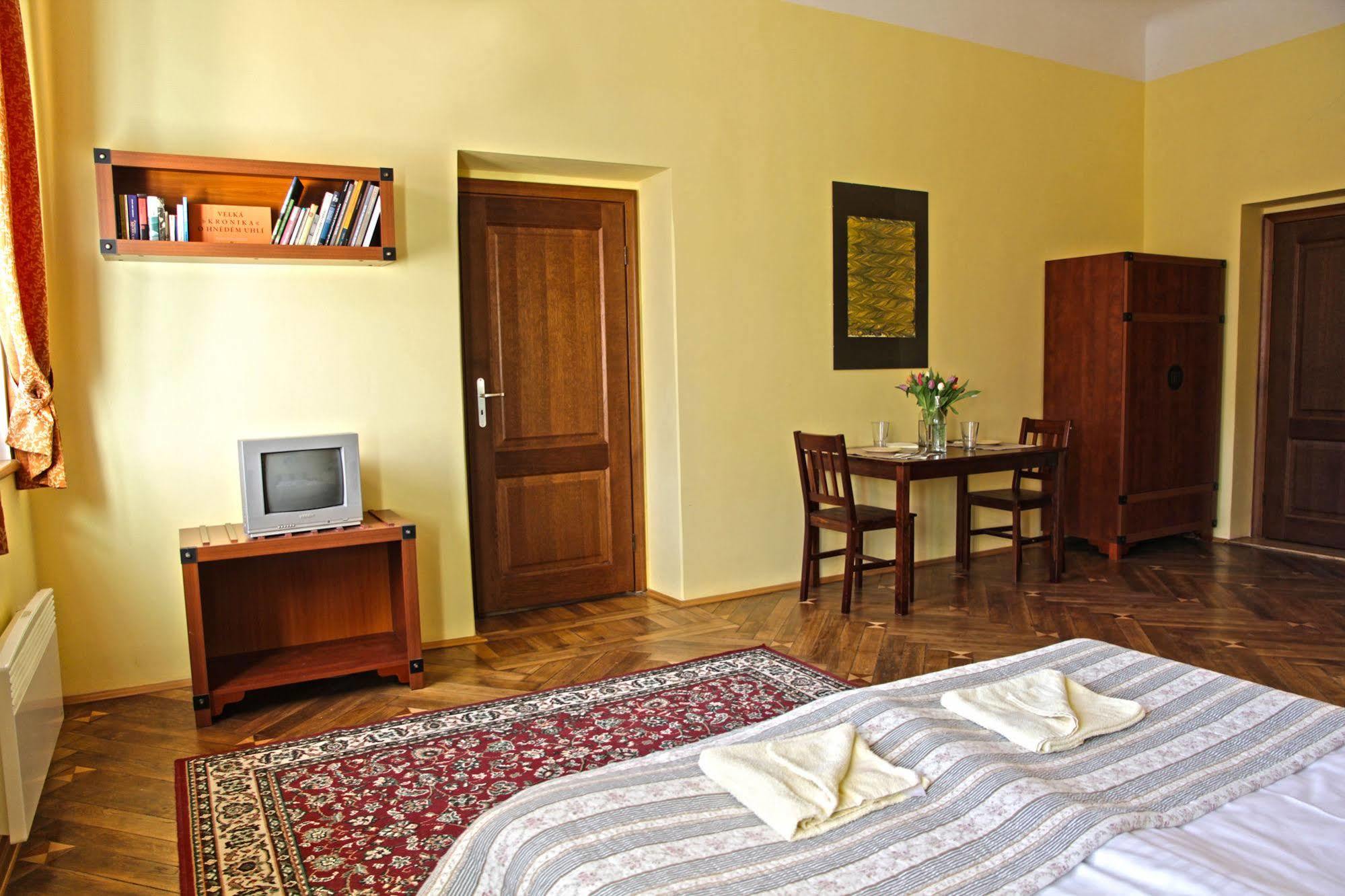 Hotel Stein Elbogen Loket Bagian luar foto