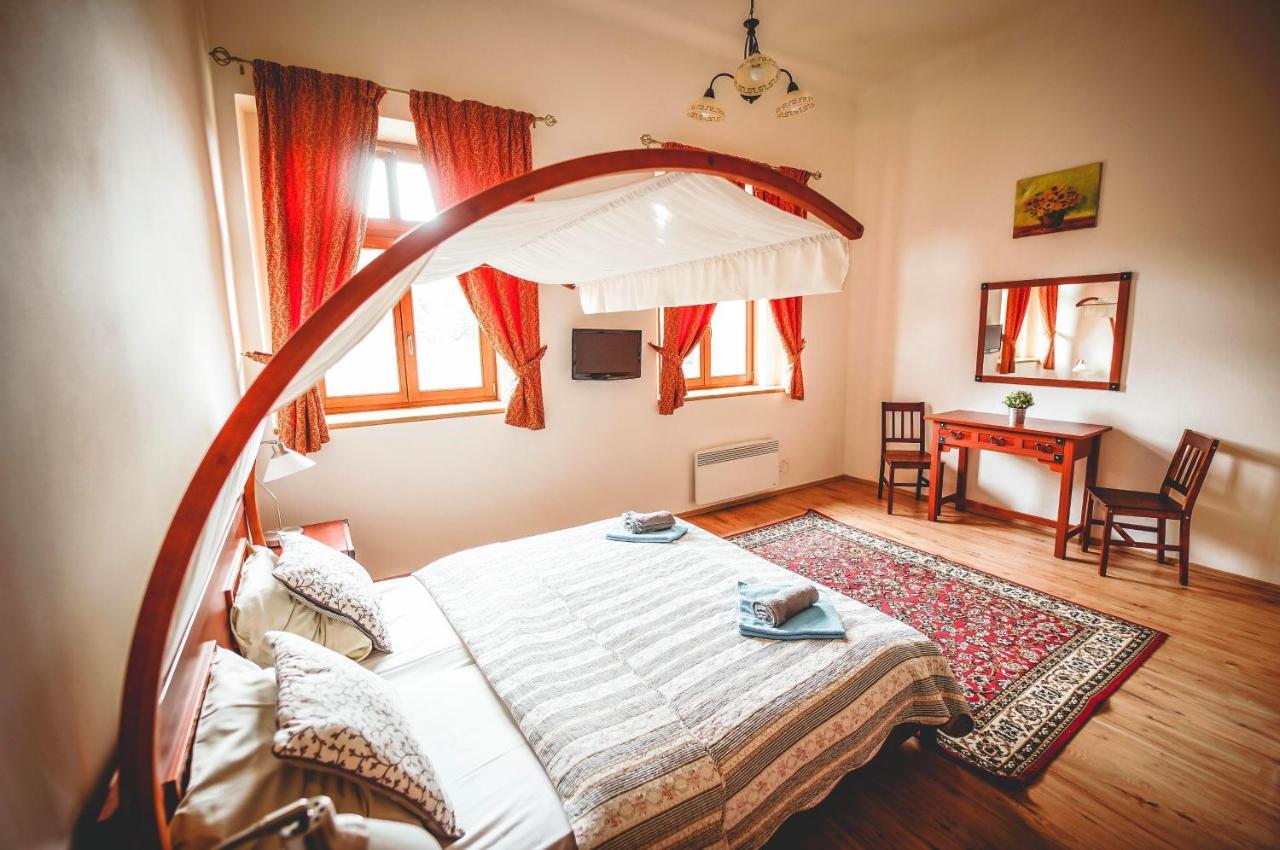 Hotel Stein Elbogen Loket Bagian luar foto